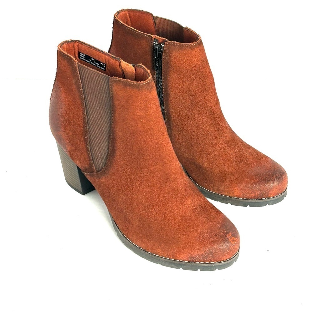 Clarks Camelia Chelsea Boots Suede Block Heel Side Zip Reddish Women Size 10 M